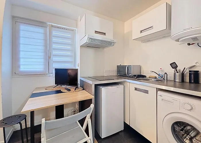 15 Minutes From Disney, Paris Apartment